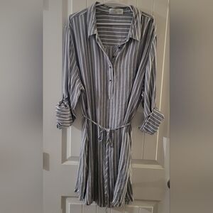 Time and Tru Gray Striped Long Sleeve Dress
